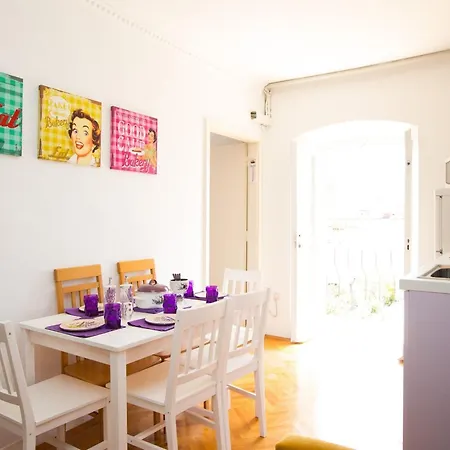 Gugily- Triple With Shared Bathroom And View Bijela *